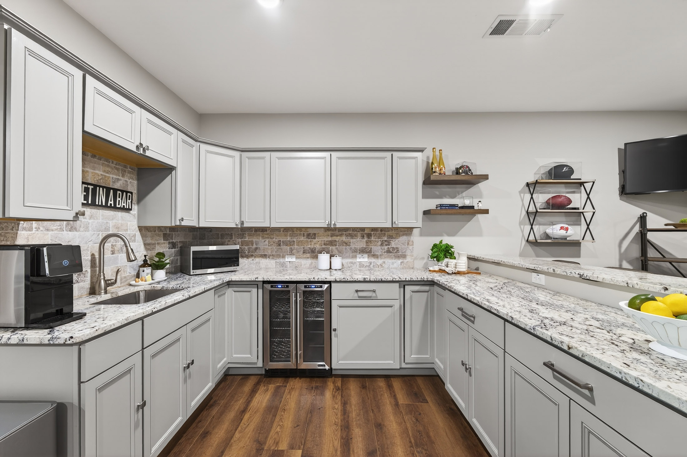  Nestled on a Quiet Cul-De-Sac Lot and Backing Directly to Birmingham Park - 物件實景