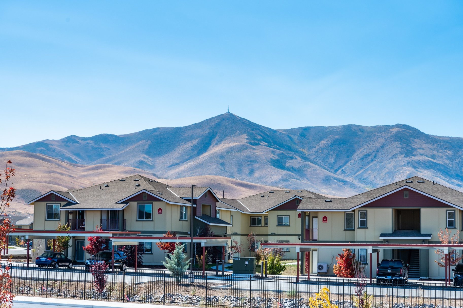  Upgraded Two Story with Unfiltered Peavine Views - 物件實景