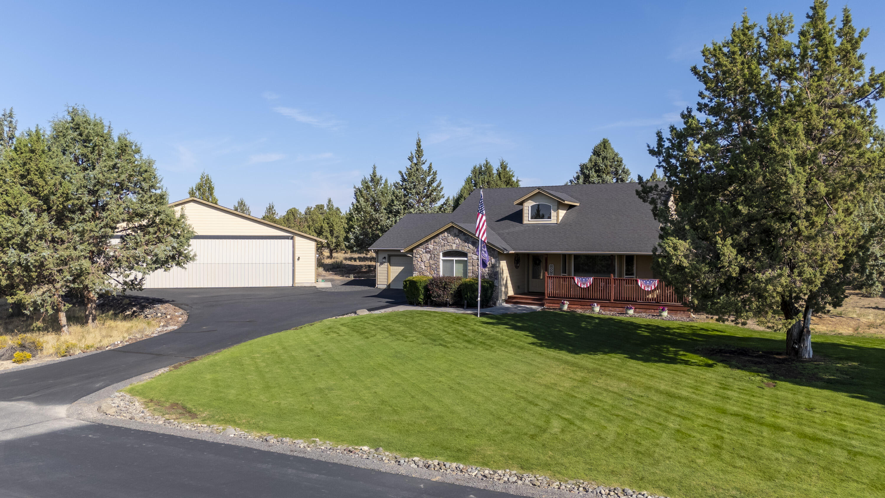 Prineville, Oregon, 97754, United States, 3 Bedrooms Bedrooms, ,2 BathroomsBathrooms,Residential,For Sale,1931921