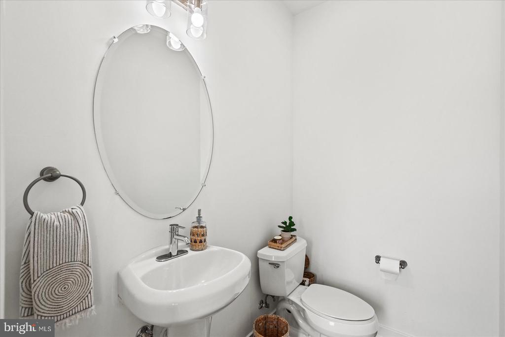 Colonial Beach, Virginia, 22443, United States, 4 Bedrooms Bedrooms, ,4 BathroomsBathrooms,Residential,For Sale,1898525