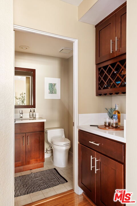 Los Angeles, California, 90034, United States, 2 Bedrooms Bedrooms, ,3 BathroomsBathrooms,Residential,For Sale,1991058