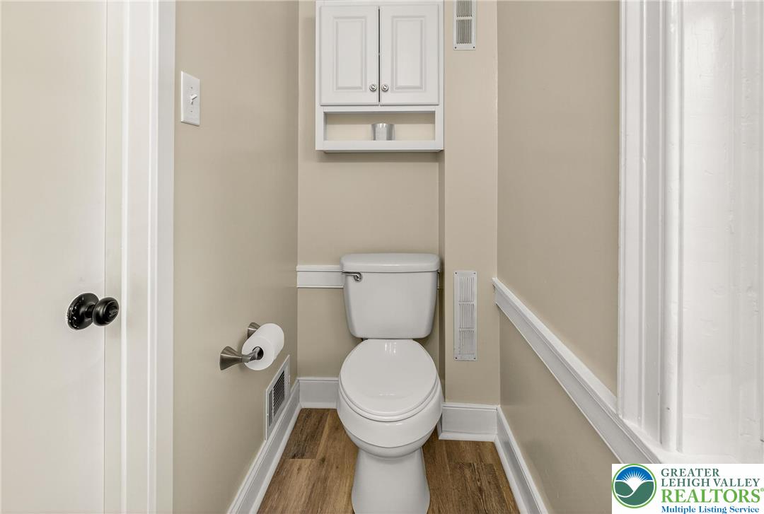 East Allen Twp, Pennsylvania, 18017, United States, 4 Bedrooms Bedrooms, ,2 BathroomsBathrooms,Residential,For Sale,1926367