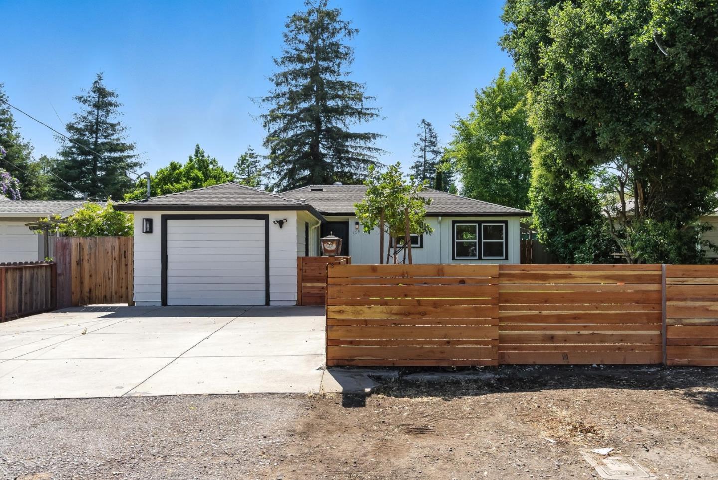 Redwood City, California, 94063, United States, 2 Bedrooms Bedrooms, ,1 BathroomBathrooms,Residential,For Sale,1885449