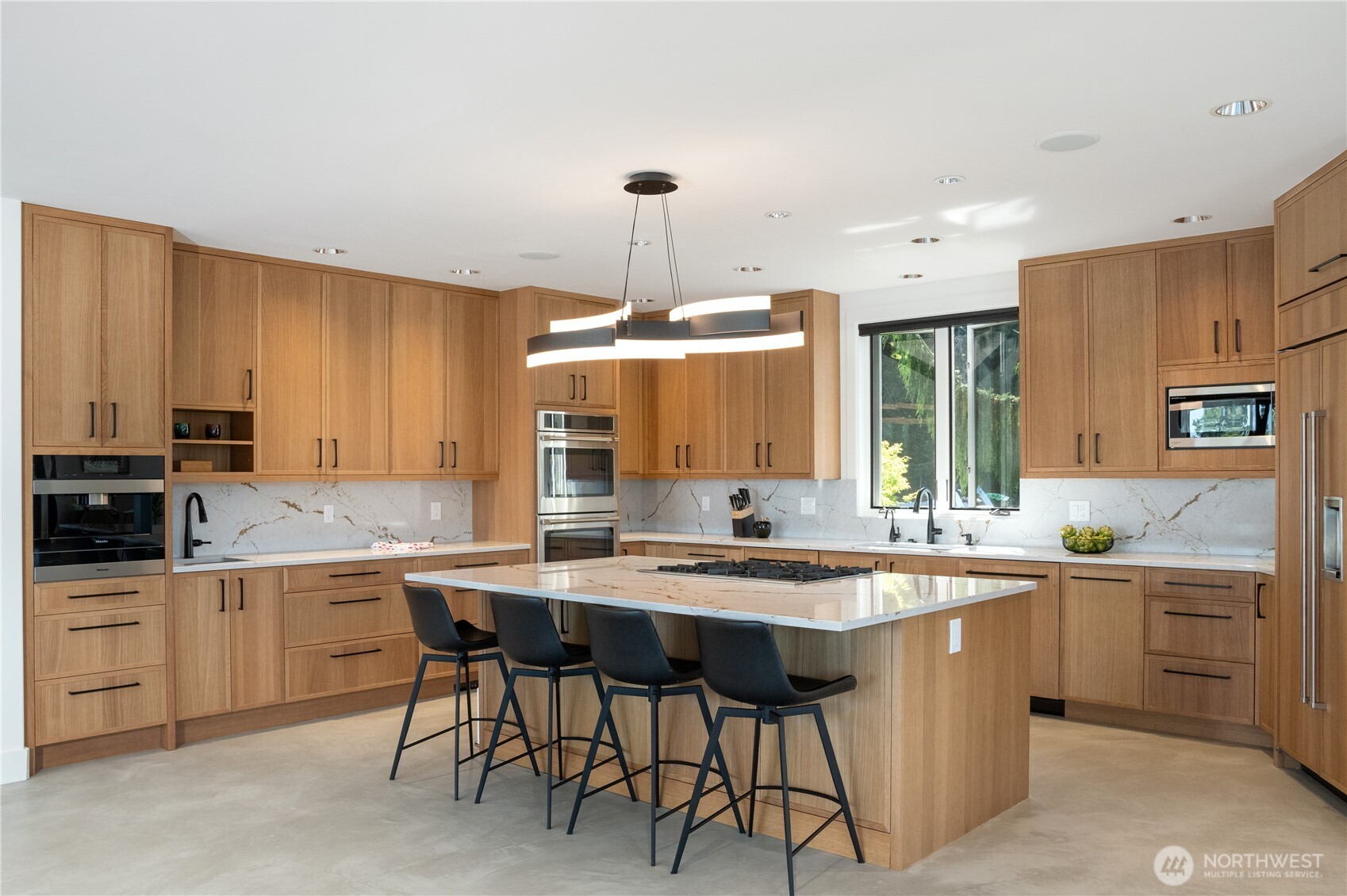 Black Diamond, Washington, 98010, United States, 4 Bedrooms Bedrooms, ,2 BathroomsBathrooms,Residential,For Sale,1902015