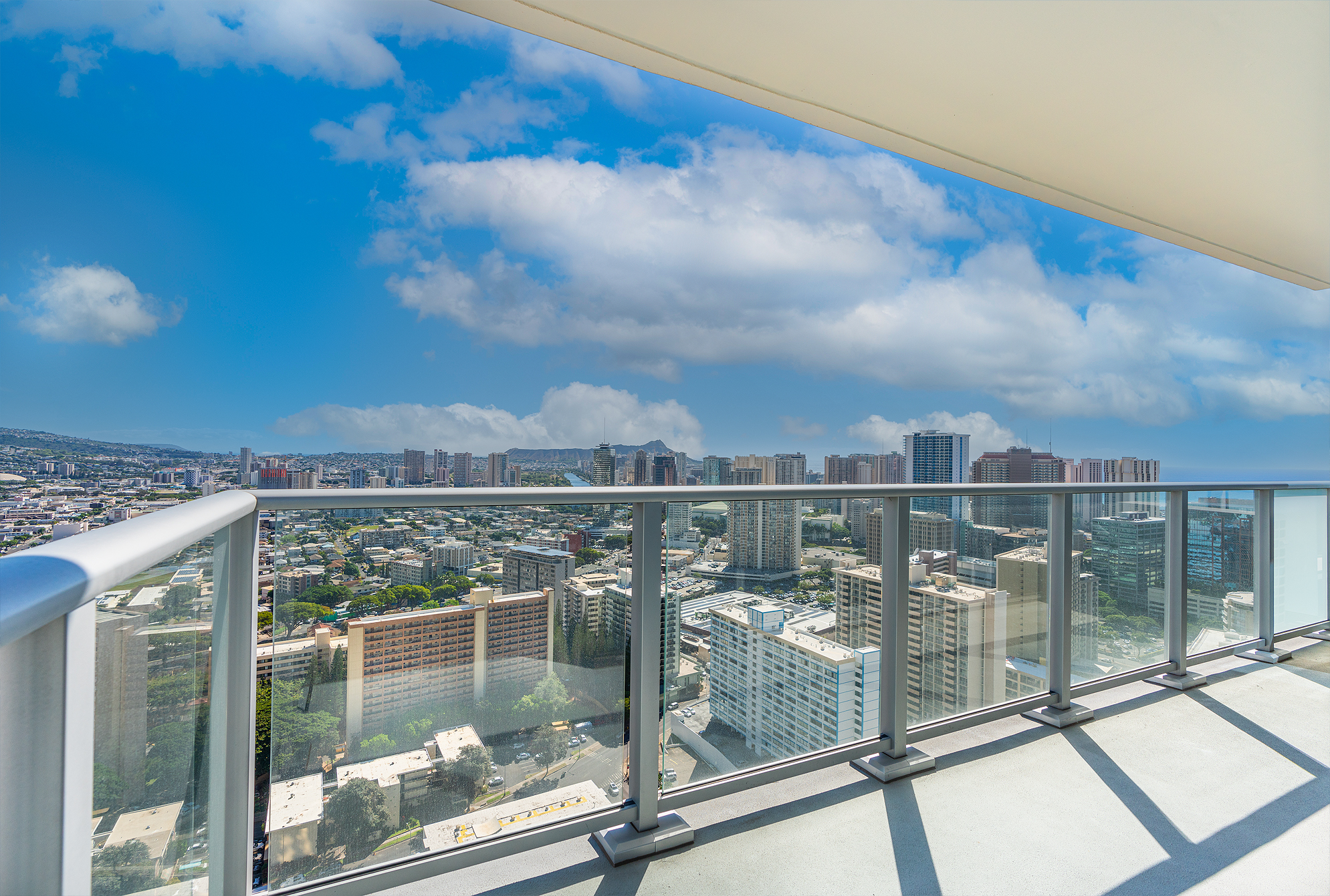 Honolulu, Hawaii, 96814, United States, 2 Bedrooms Bedrooms, ,2 BathroomsBathrooms,Residential,For Sale,2005492