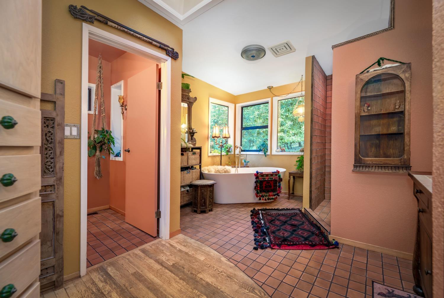 Foresthill, California, 95631, United States, 4 Bedrooms Bedrooms, ,3 BathroomsBathrooms,Residential,For Sale,2006028