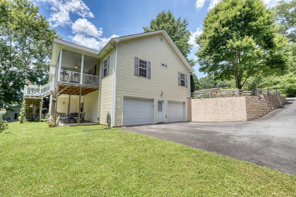 Blairsville, Georgia, 30512, United States, 4 Bedrooms Bedrooms, ,3 BathroomsBathrooms,Residential,For Sale,1983260