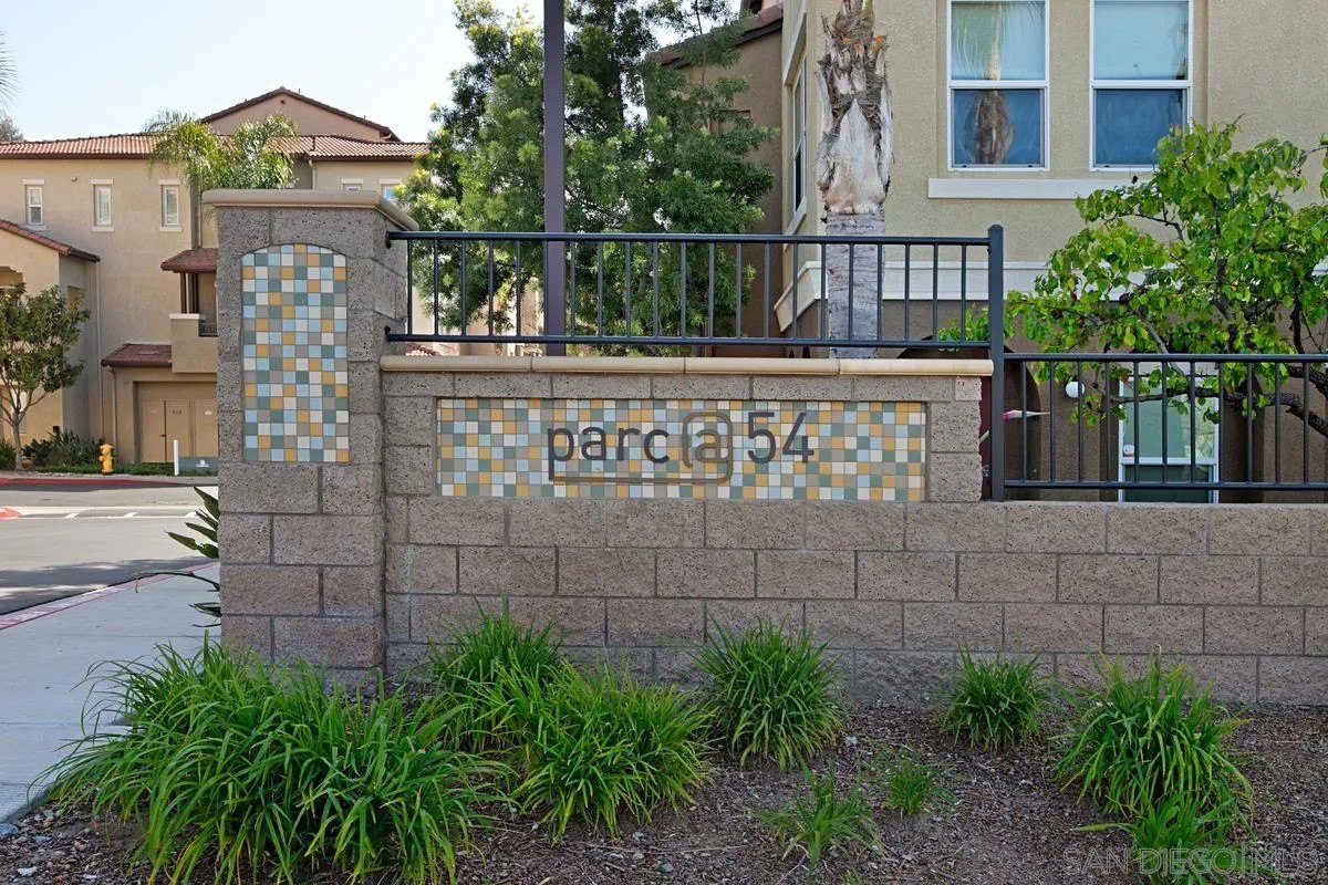 San Diego, California, 92105, United States, 2 Bedrooms Bedrooms, ,2 BathroomsBathrooms,Residential,For Sale,1970106