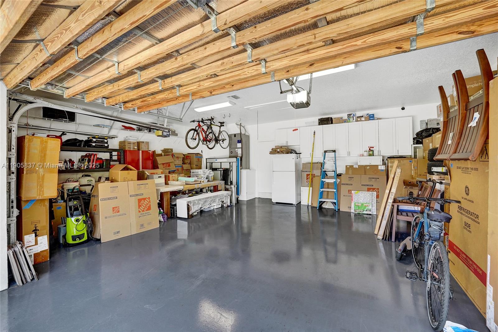 Weston, Florida, 33327, United States, 5 Bedrooms Bedrooms, ,3 BathroomsBathrooms,Residential,For Sale,1991859