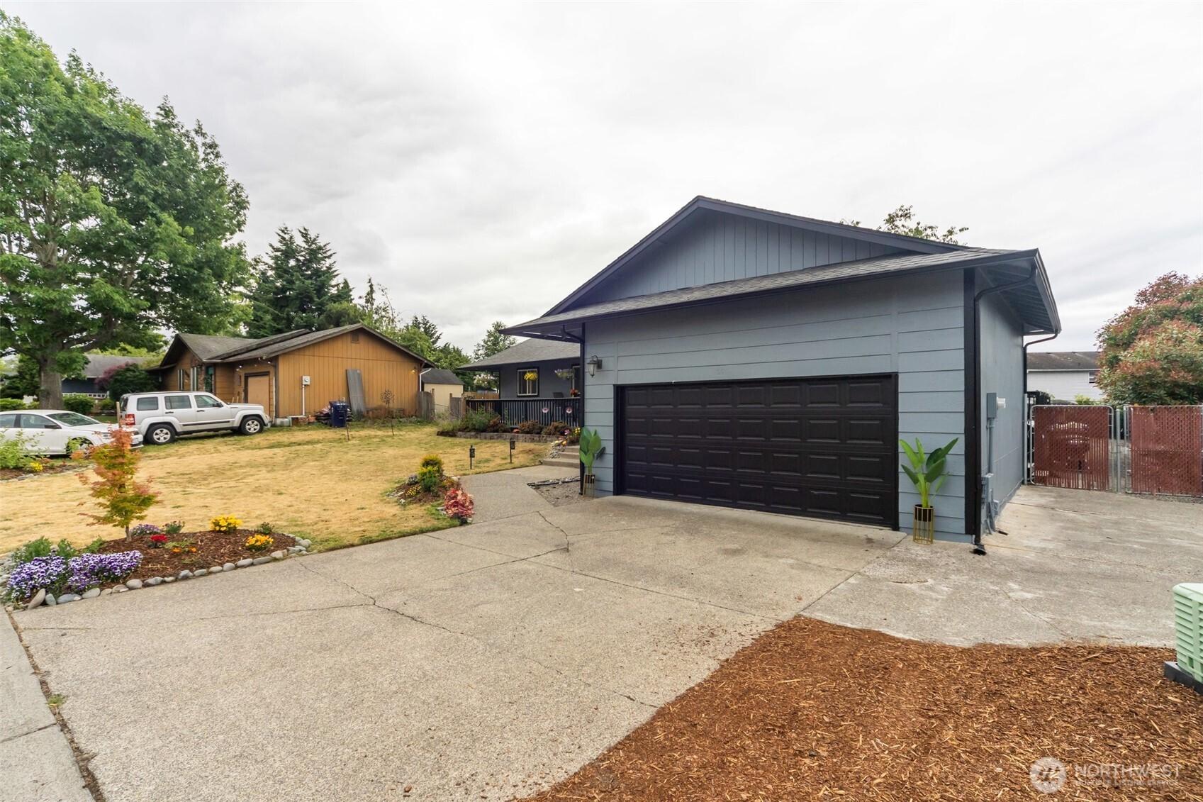 TACOMA, Washington, 98422, United States, 4 Bedrooms Bedrooms, ,2 BathroomsBathrooms,Residential,For Sale,1882641