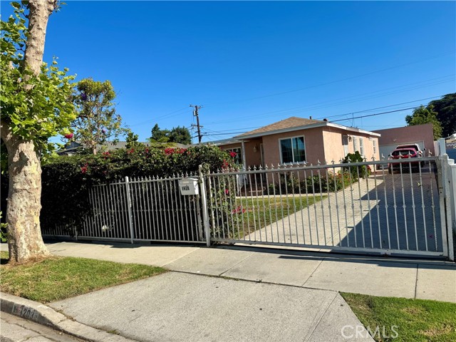 Compton, California, 90222, United States, 4 Bedrooms Bedrooms, ,2 BathroomsBathrooms,Residential,For Sale,1987435