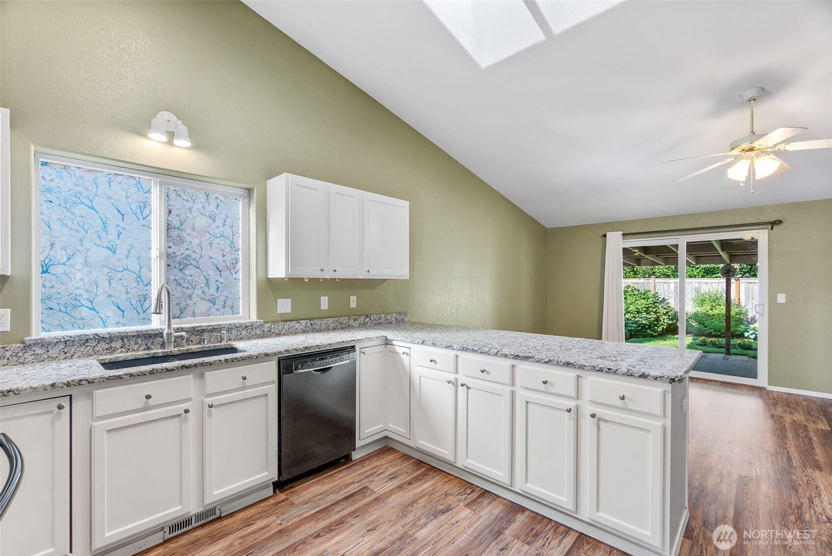 Olympia, Washington, 98501, United States, 3 Bedrooms Bedrooms, ,1 BathroomBathrooms,Residential,For Sale,1939263