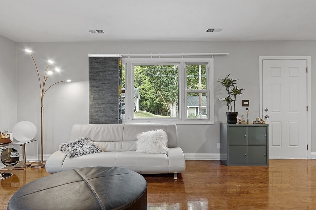 24 Lewis Rd Unit 11, Bedford, Massachusetts, 01730, United States, 3 Bedrooms Bedrooms, ,2 BathroomsBathrooms,Residential,For Sale,24 Lewis Rd Unit 11,1663770