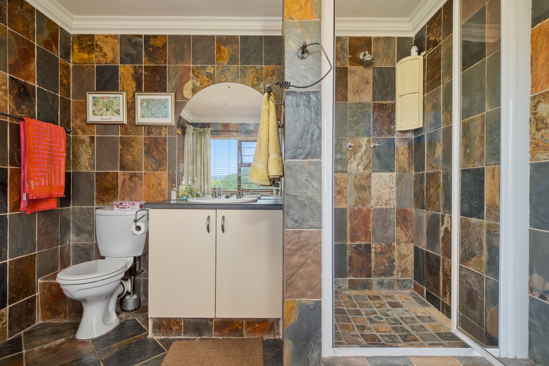  Stunning low-maintenance family home - 物件實景