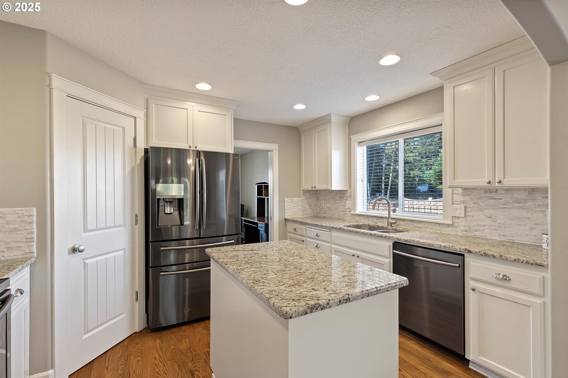 Yamhill, Oregon, 97148, United States, 3 Bedrooms Bedrooms, ,3 BathroomsBathrooms,Residential,For Sale,1926373