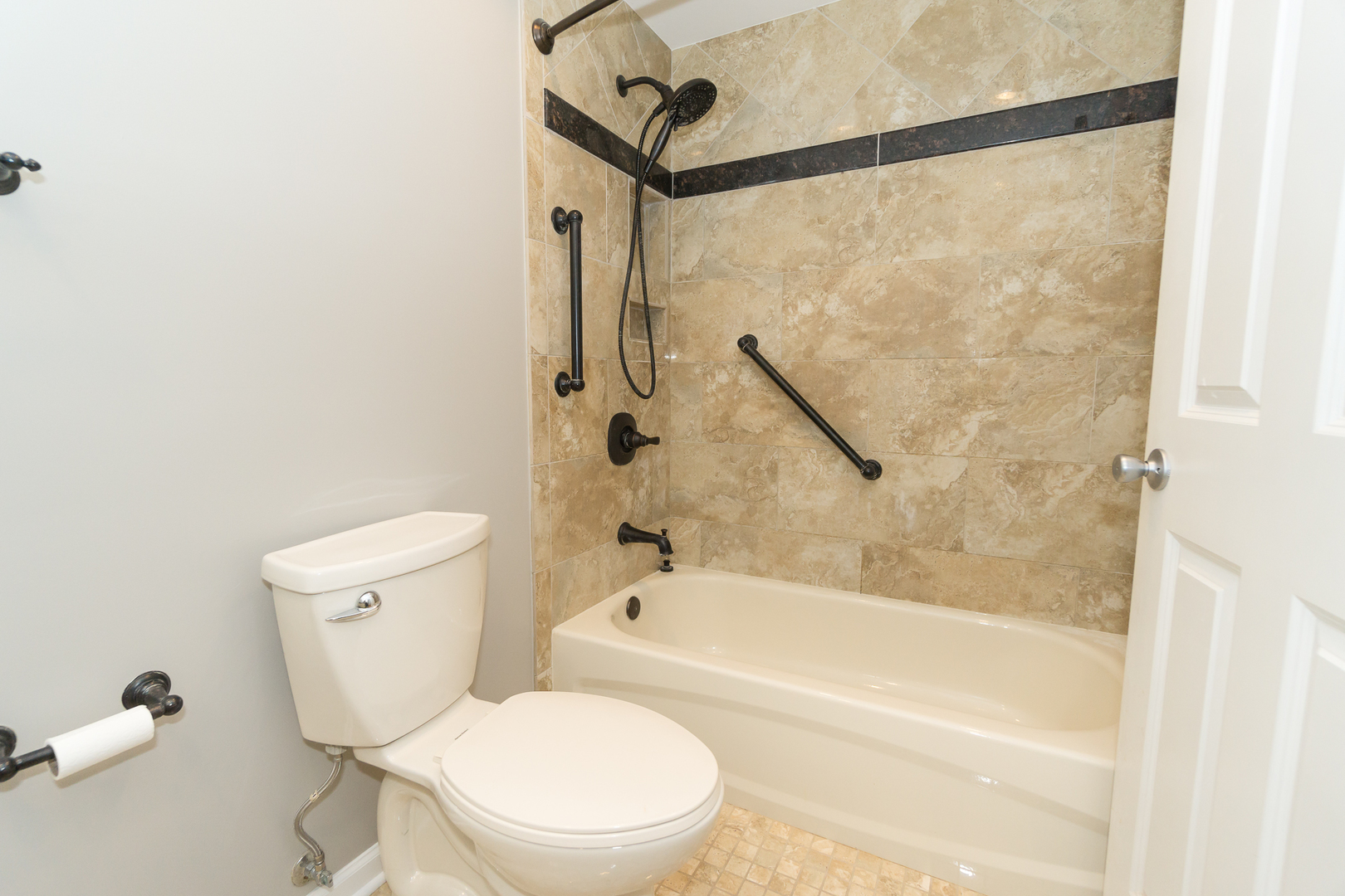 Arlington Heights, Illinois, 60005, United States, 5 Bedrooms Bedrooms, ,3 BathroomsBathrooms,Residential,For Sale,1921058