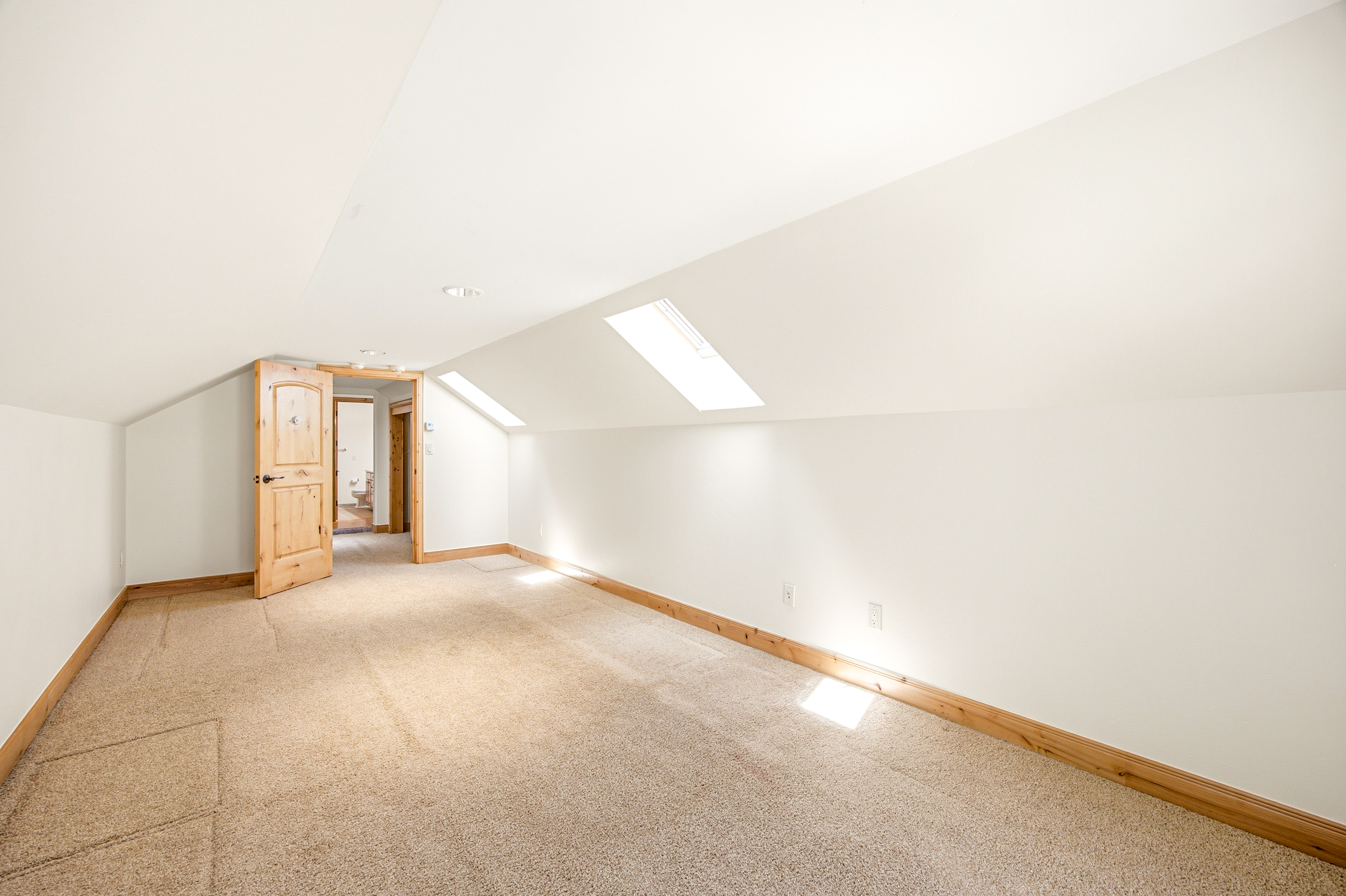  Custom-built, Single-family Home in the Exclusive Grand Traverse Neighborhood - 物件實景