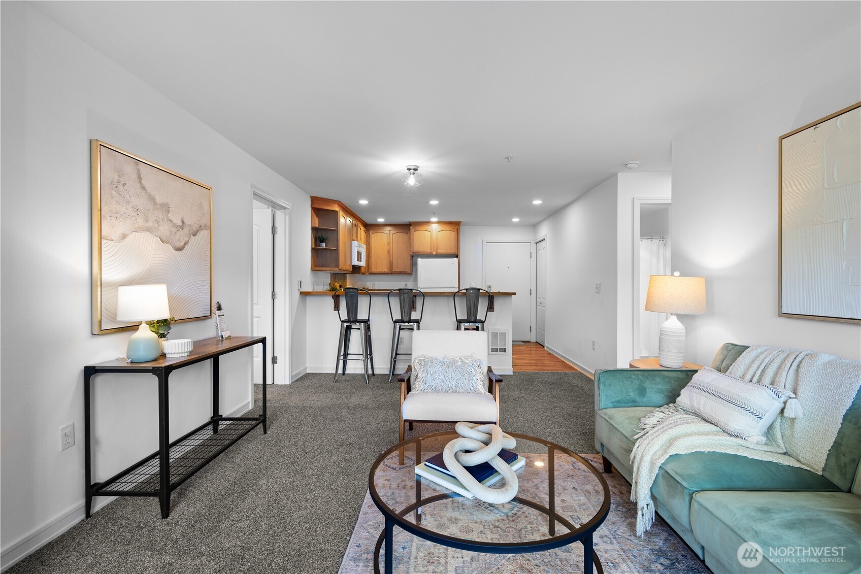 Seattle, Washington, 98199, United States, 2 Bedrooms Bedrooms, ,1 BathroomBathrooms,Residential,For Sale,1997029