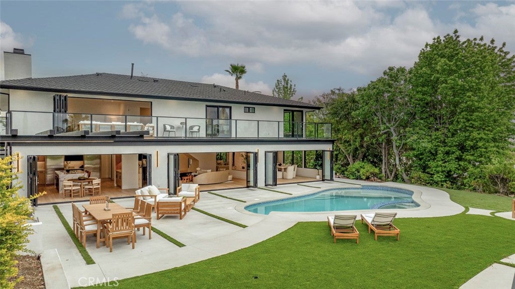 Encino, California, 91316, United States, 6 Bedrooms Bedrooms, ,5 BathroomsBathrooms,Residential,For Sale,1938851
