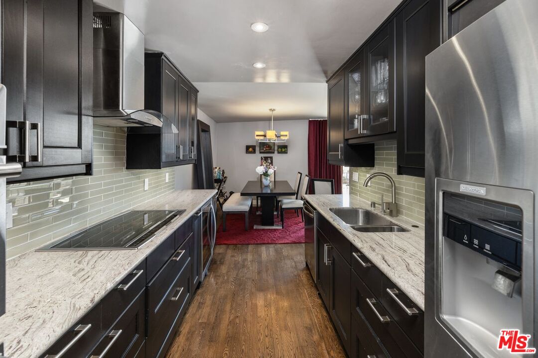 Los Angeles, California, 90068, United States, 2 Bedrooms Bedrooms, ,2 BathroomsBathrooms,Residential,For Sale,1939987