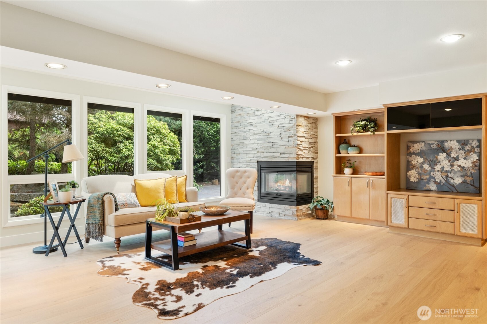Bellevue, Washington, 98005, United States, 4 Bedrooms Bedrooms, ,4 BathroomsBathrooms,Residential,For Sale,1898840