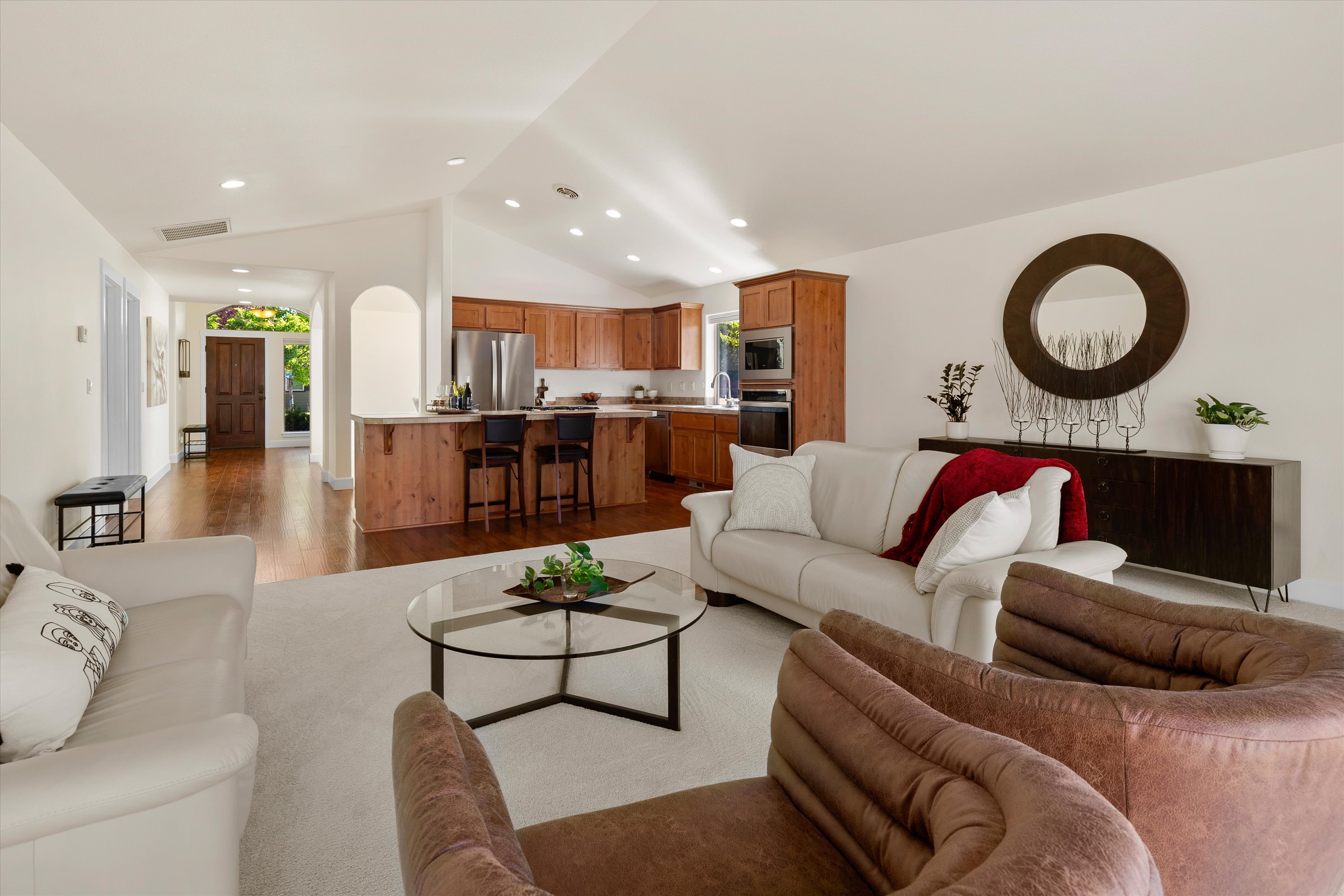 Bend, Oregon, 97702, United States, 3 Bedrooms Bedrooms, ,2 BathroomsBathrooms,Residential,For Sale,1941729
