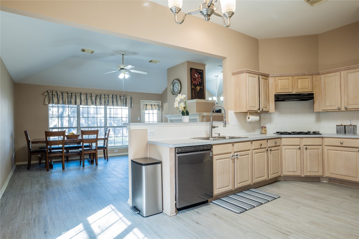 Austin, Texas, 78749, United States, 3 Bedrooms Bedrooms, ,2 BathroomsBathrooms,Residential,For Sale,1759172