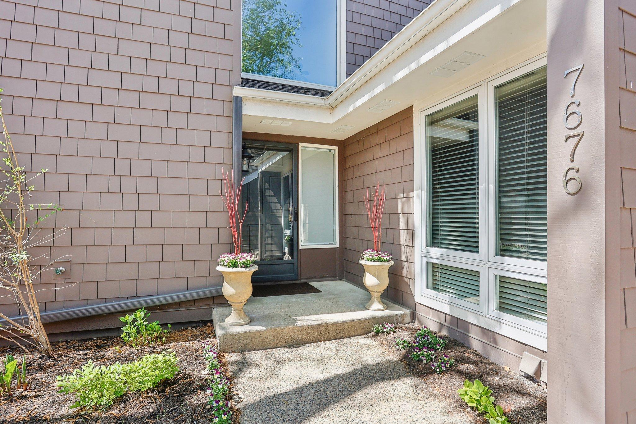Edina, Minnesota, 55439, United States, 2 Bedrooms Bedrooms, ,3 BathroomsBathrooms,Residential,For Sale,1820089