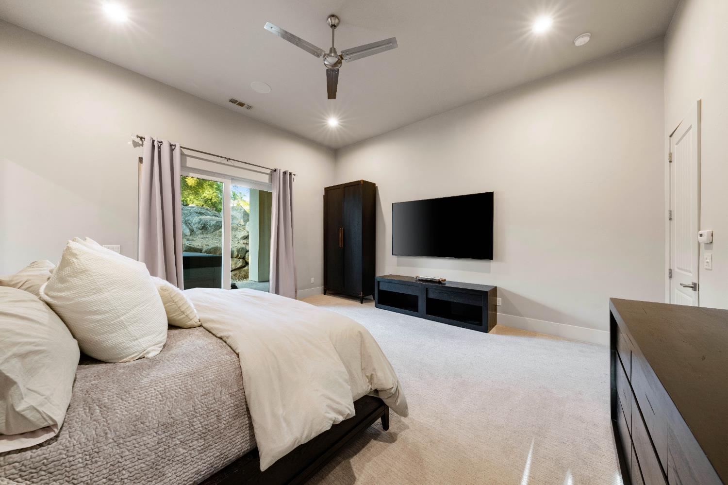 Loomis, California, 95650, United States, 5 Bedrooms Bedrooms, ,6 BathroomsBathrooms,Residential,For Sale,2003238