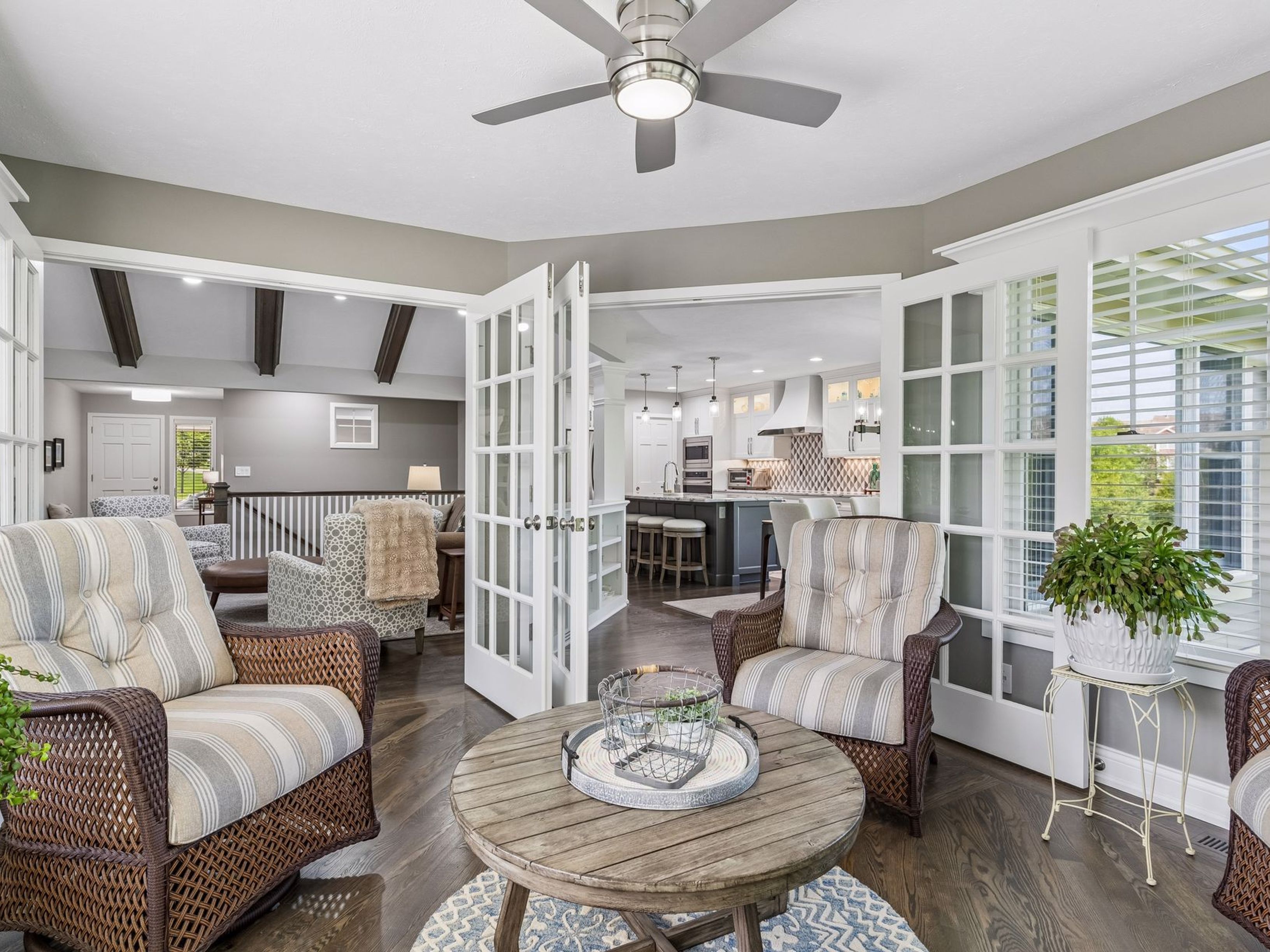  Elegant Woodbury Retreat with Luxurious Main-Level Living - 物件實景