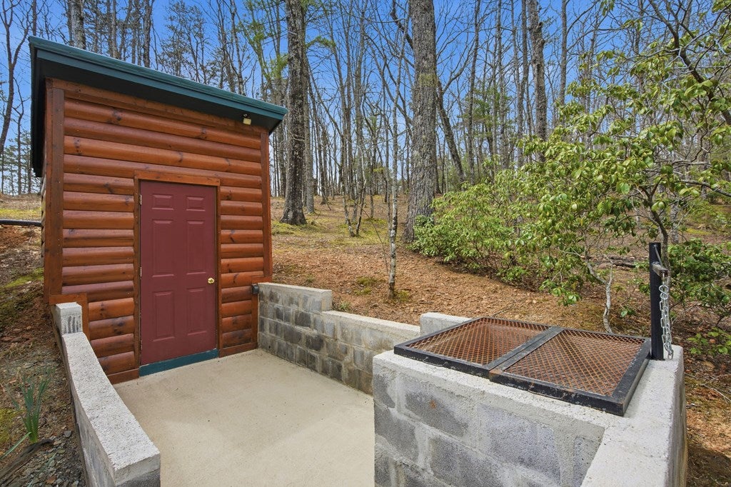 Ellijay, Georgia, 30536, United States, 2 Bedrooms Bedrooms, ,3 BathroomsBathrooms,Residential,For Sale,2034999