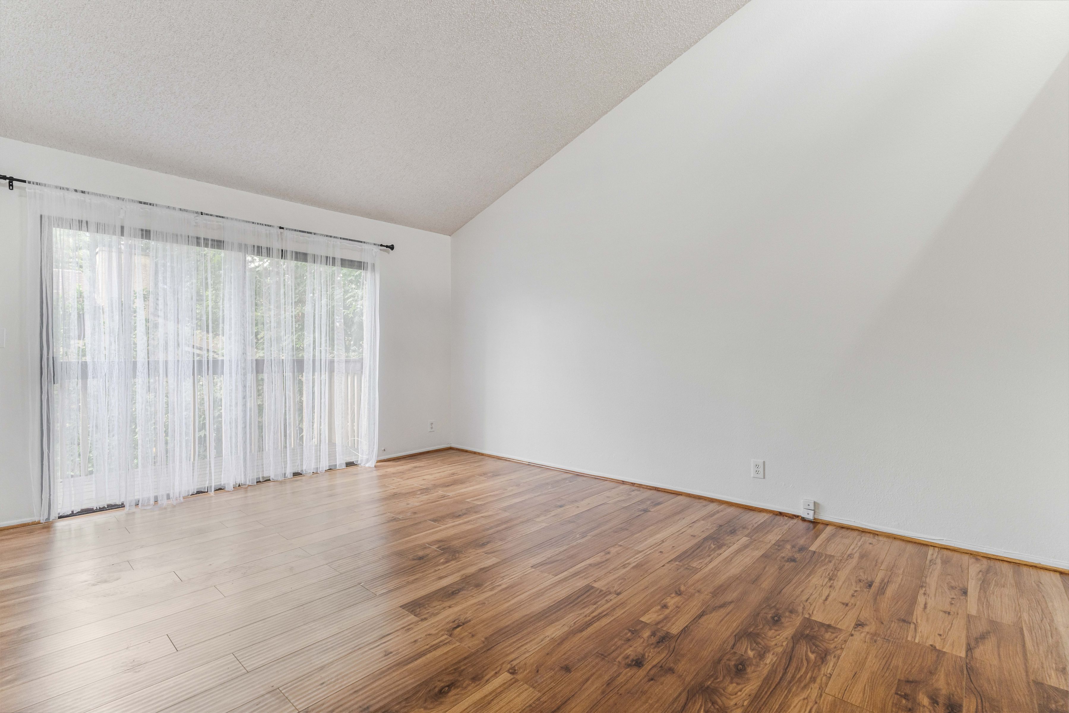  6746 Encino Avenue #2 - 物件實景