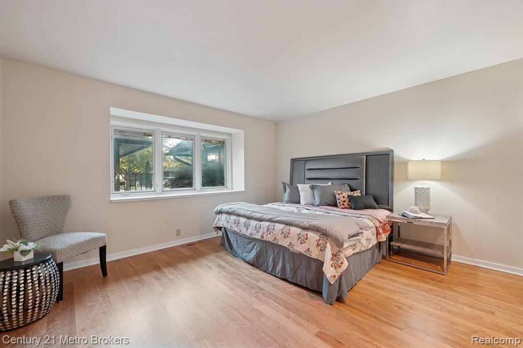 Grand Blanc, Michigan, 48439, United States, 3 Bedrooms Bedrooms, ,5 BathroomsBathrooms,Residential,For Sale,1986103