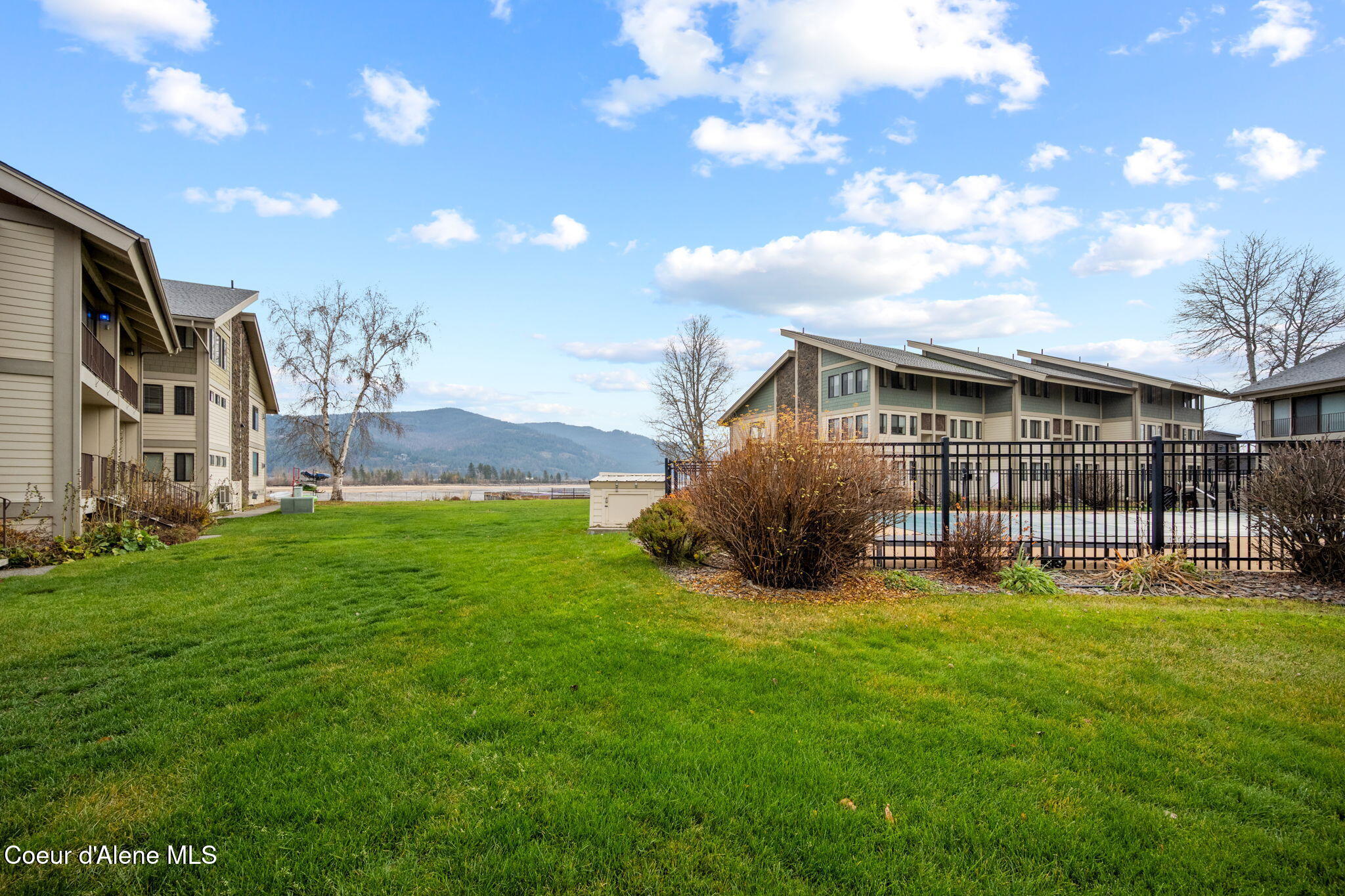 Sandpoint, Idaho, 83864, United States, 2 Bedrooms Bedrooms, ,Residential,For Sale,1999748