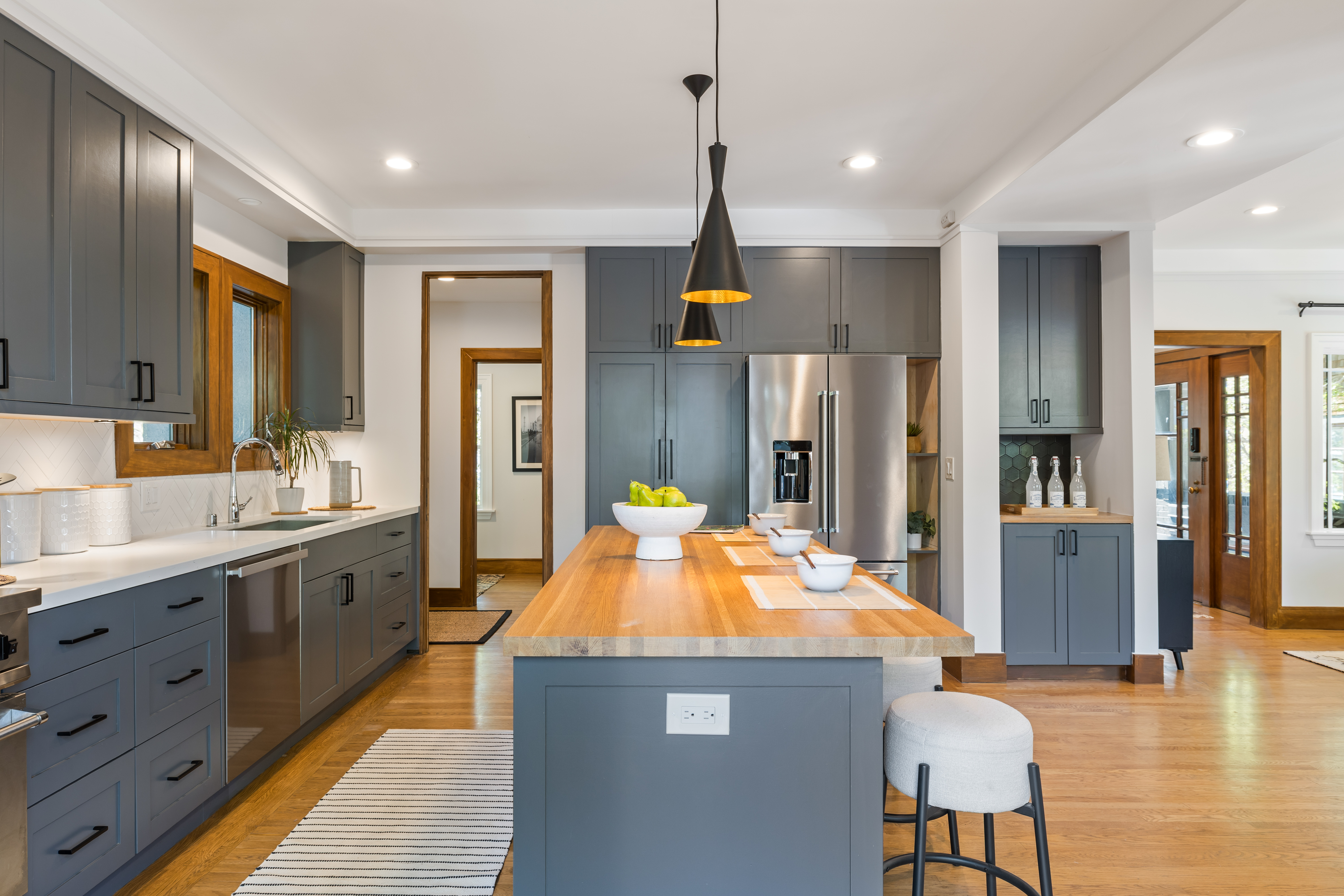  Timbre Architects Reimagined Elmwood Craftsman with Stunning Modern Design - 物件實景