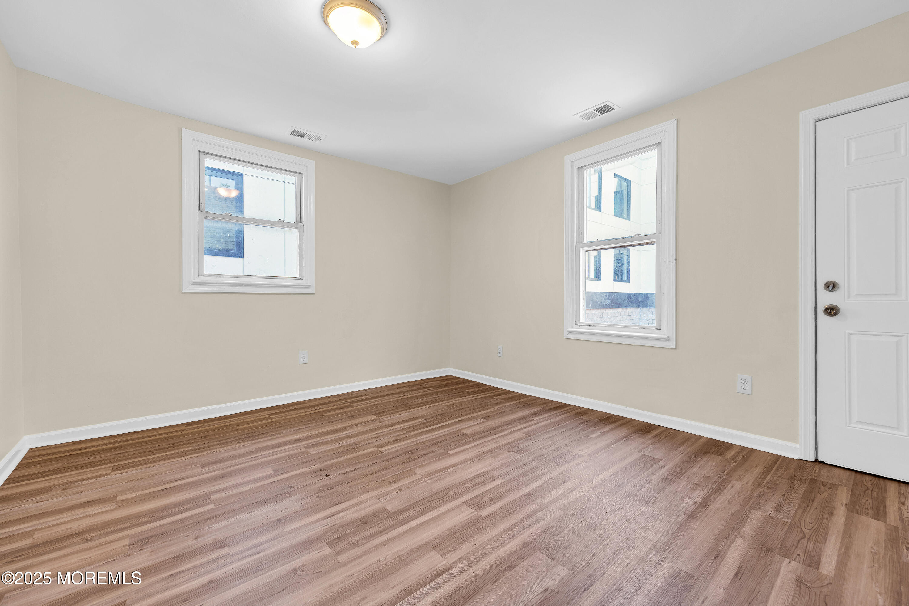 Newark, New Jersey, 07107, United States, 6 Bedrooms Bedrooms, ,3 BathroomsBathrooms,Residential,For Sale,1937916