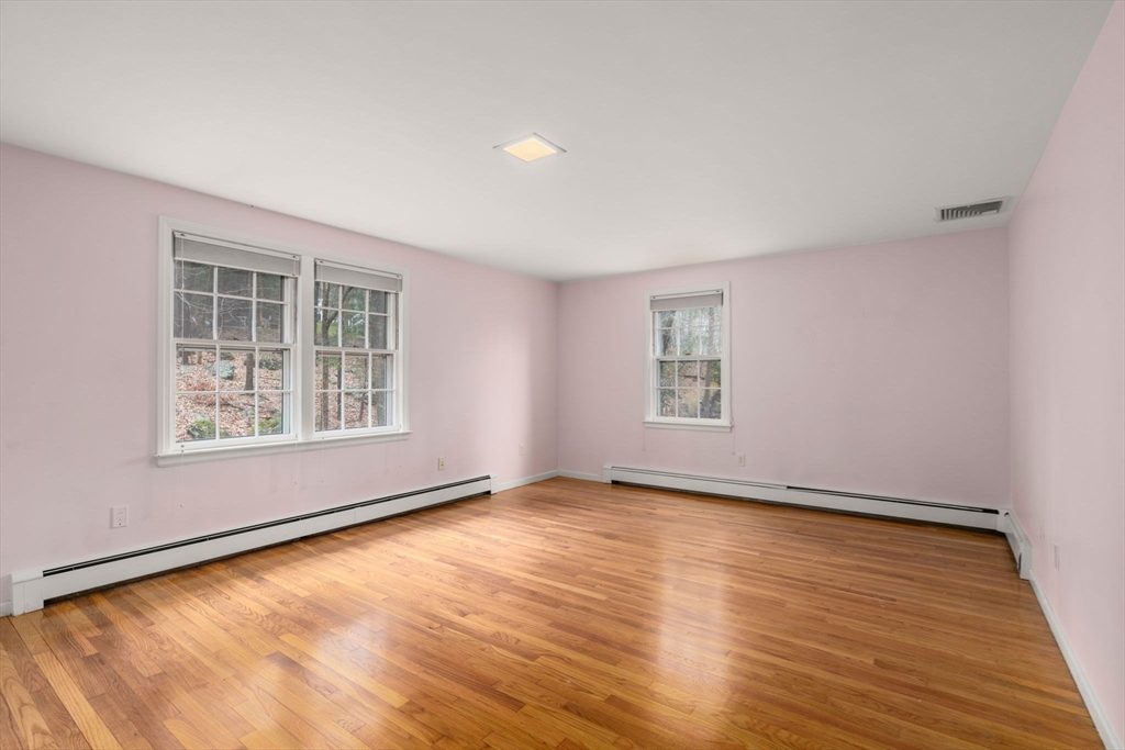 Weston, Massachusetts, 02493, United States, 4 Bedrooms Bedrooms, ,4 BathroomsBathrooms,Residential,For Sale,1947070