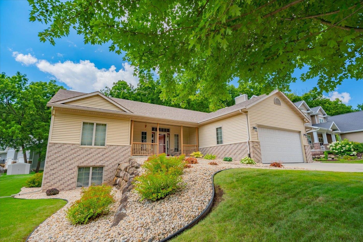 Cross Plains, Wisconsin, 53528, United States, 4 Bedrooms Bedrooms, ,3 BathroomsBathrooms,Residential,For Sale,1914222