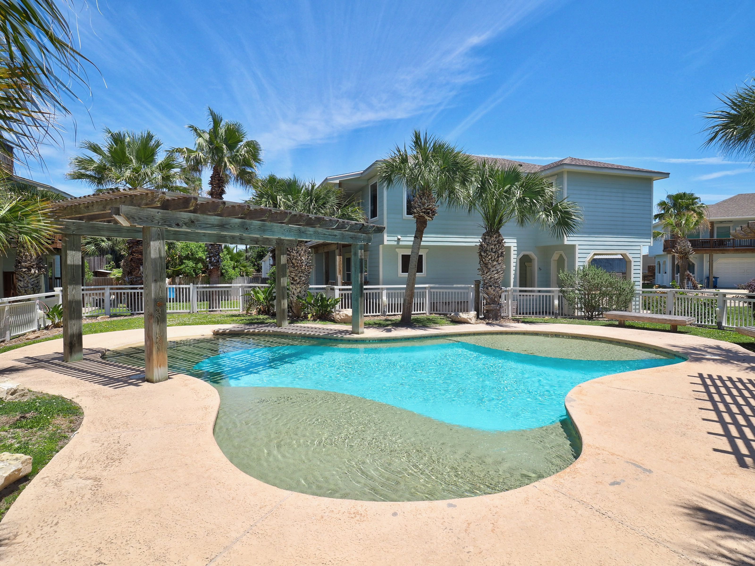  3BR Coastal Townhome in Port A - 物件實景