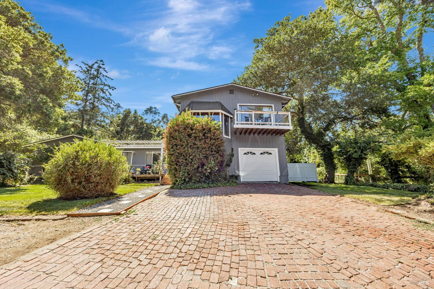 Sebastopol, California, 95472, United States, 3 Bedrooms Bedrooms, ,3 BathroomsBathrooms,Residential,For Sale,1903540