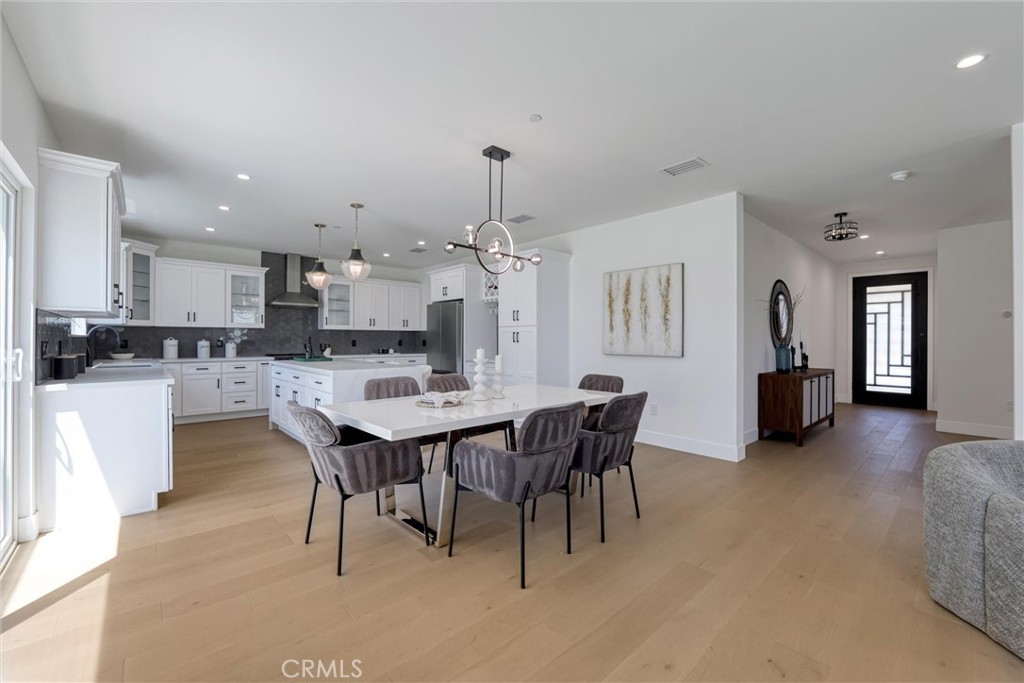 Sylmar, California, 91342, United States, 5 Bedrooms Bedrooms, ,3 BathroomsBathrooms,Residential,For Sale,1928478