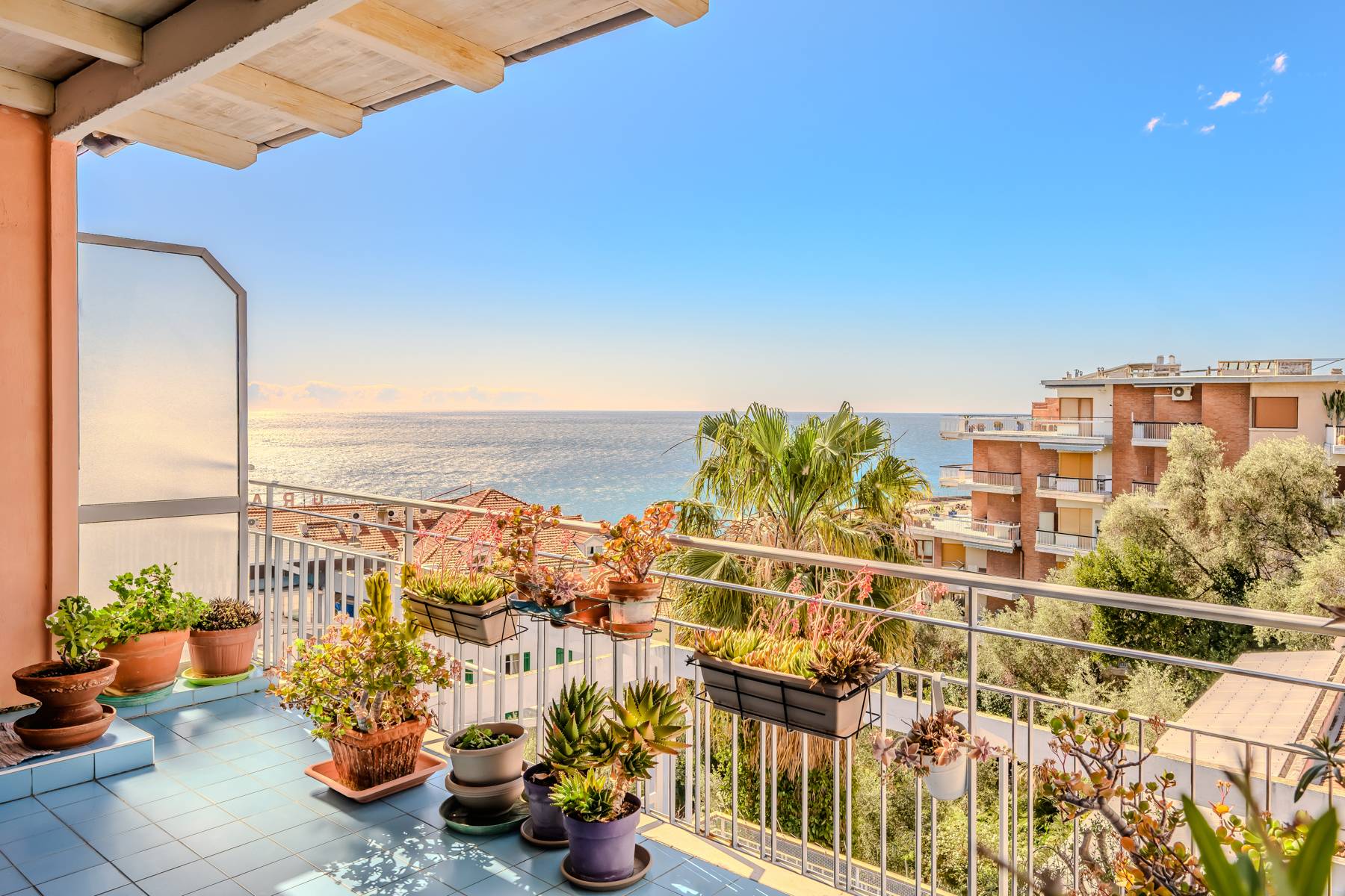  Sea view penthouse with large terrace in central Sanremo - 物件實景