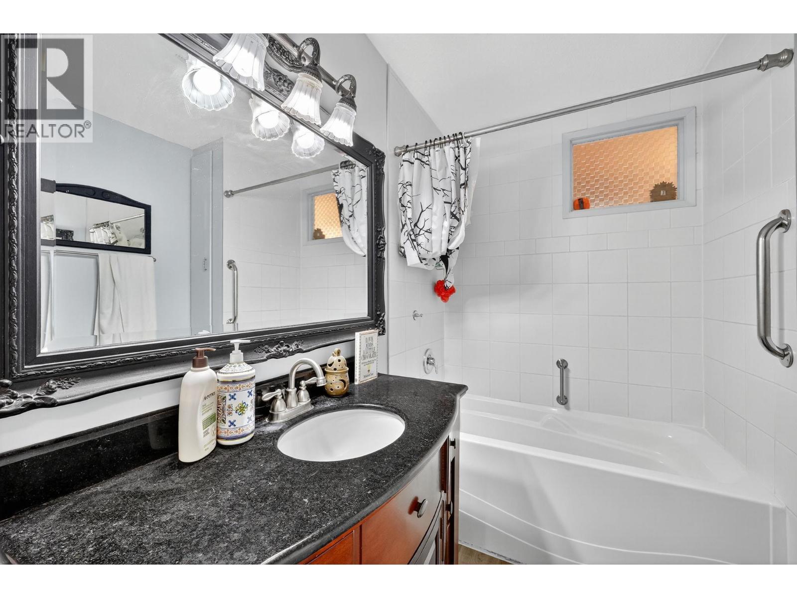 KELOWNA, British Columbia, V1X 1C4, CA, 5 Bedrooms Bedrooms, ,3 BathroomsBathrooms,Residential,For Sale,1948235