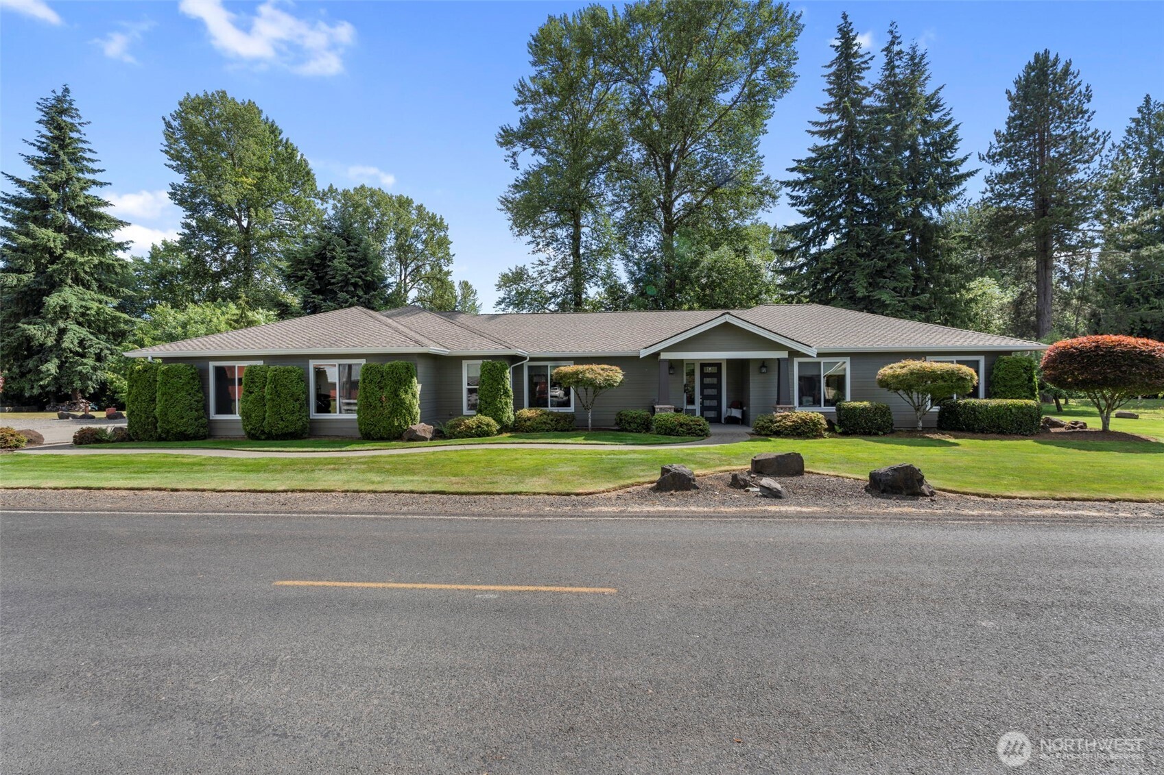 Chehalis, Washington, 98532, United States, 3 Bedrooms Bedrooms, ,3 BathroomsBathrooms,Residential,For Sale,1879305