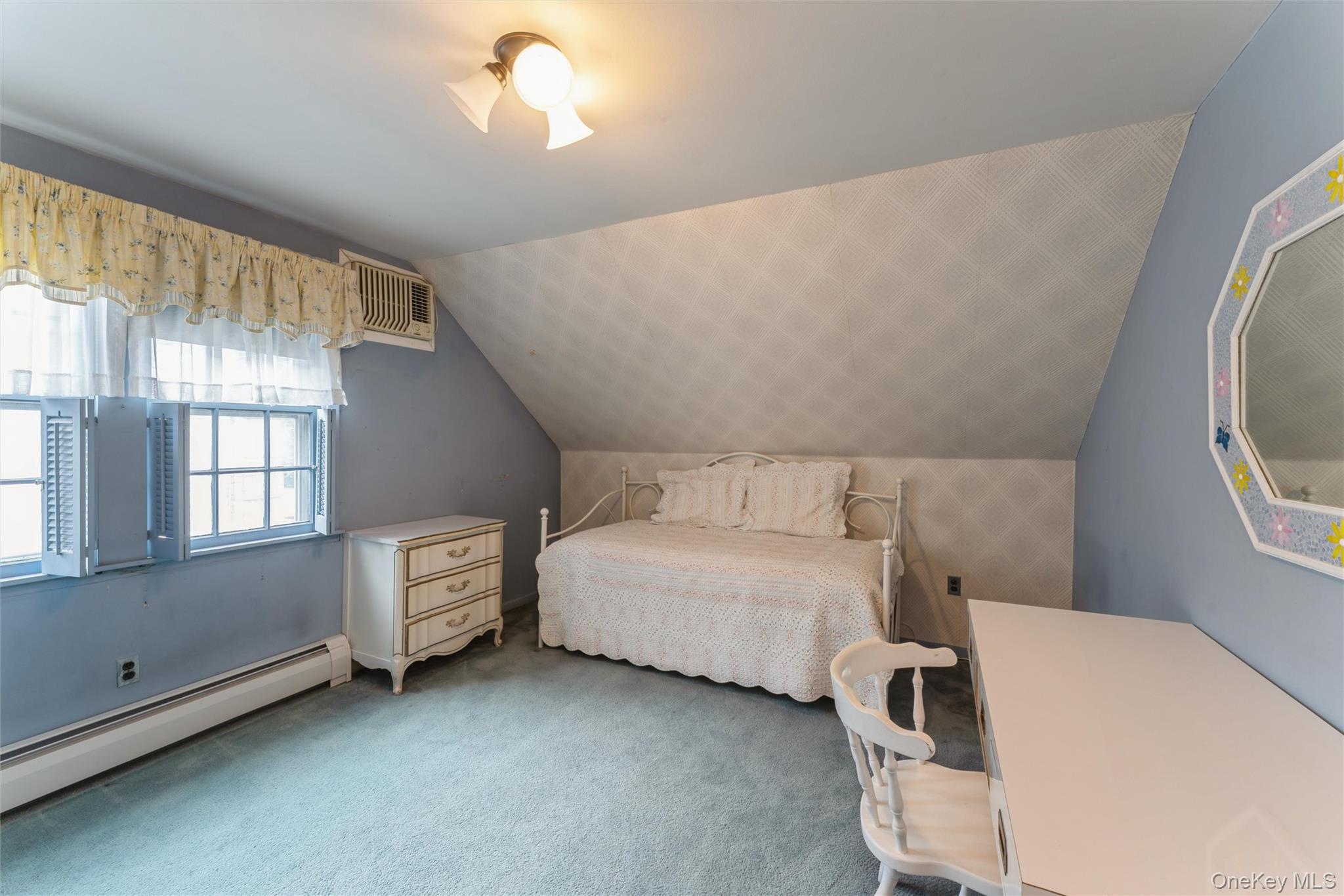 Williston Park, New York, 11596, United States, 3 Bedrooms Bedrooms, ,2 BathroomsBathrooms,Residential,For Sale,1960475