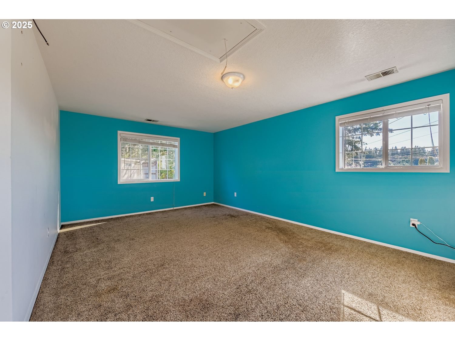 Oregoncity, Oregon, 97045, United States, 4 Bedrooms Bedrooms, ,3 BathroomsBathrooms,Residential,For Sale,1982057