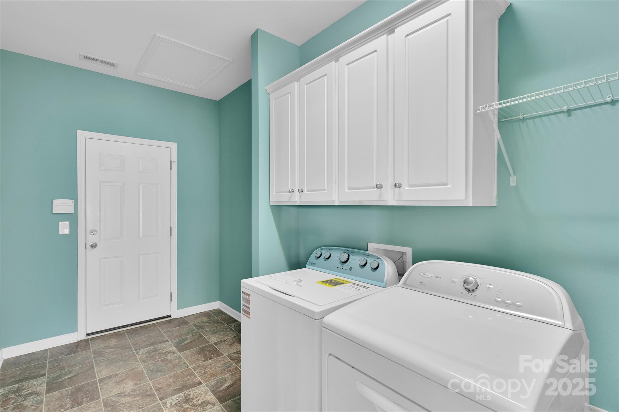 Charlotte, North Carolina, 28278, United States, 3 Bedrooms Bedrooms, ,2 BathroomsBathrooms,Residential,For Sale,1948260