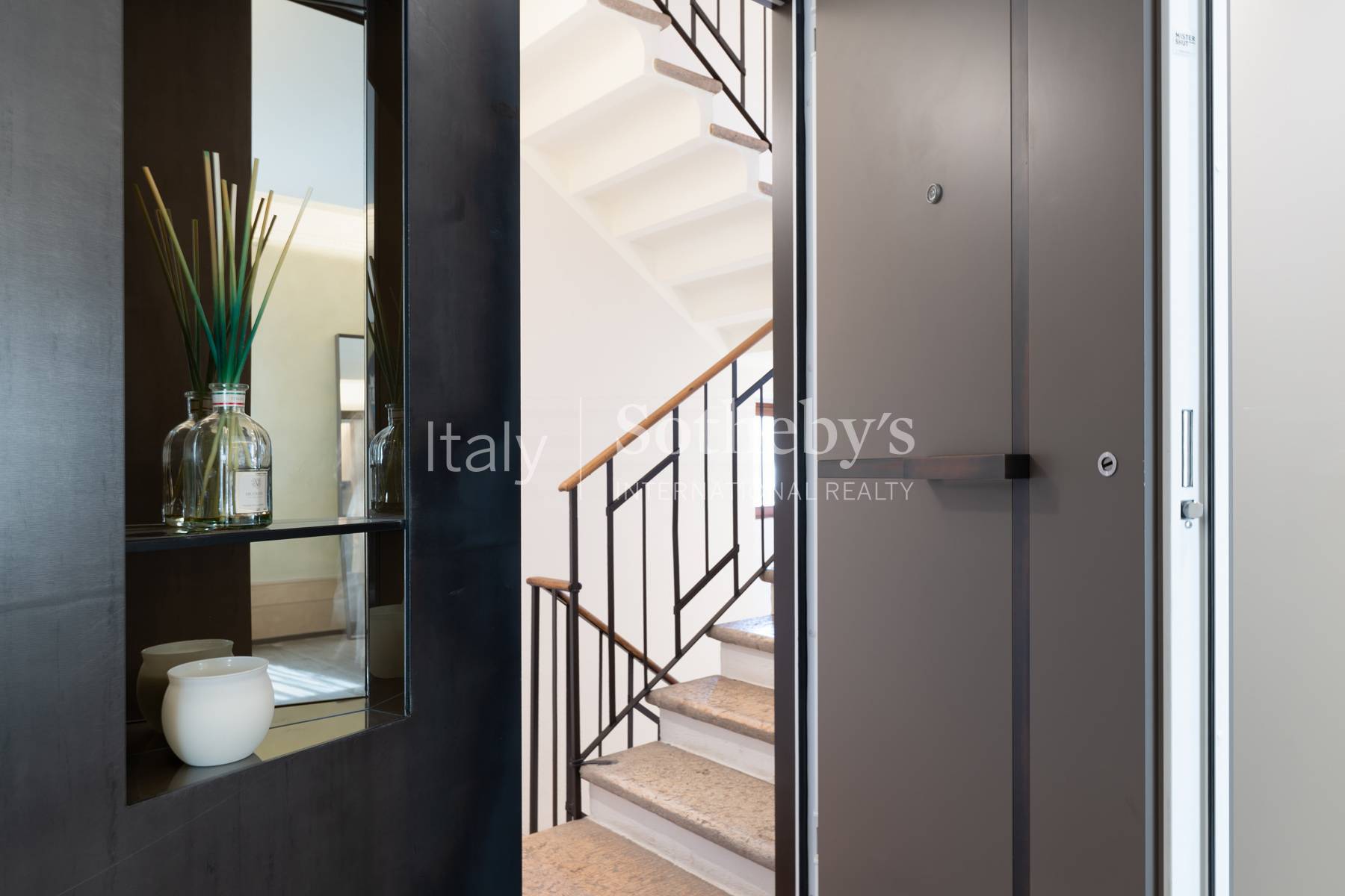  Renovated Apartment in Verona