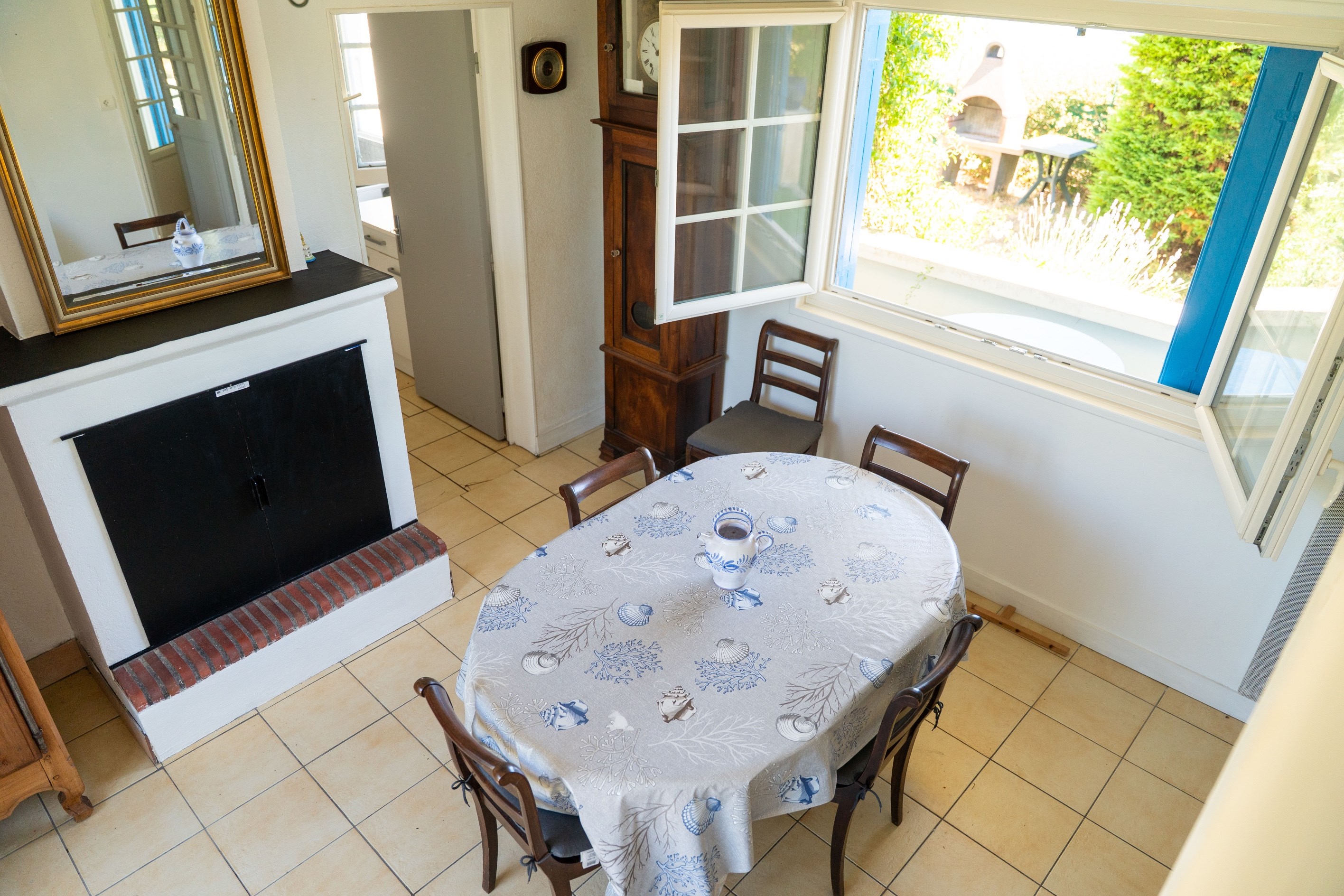  Charming House  Facing the Sea and Marina of Saint Denis d