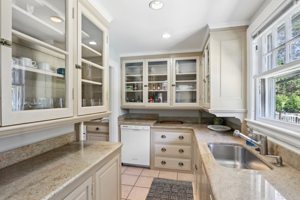 Gloucester, Massachusetts, 01930, United States, 5 Bedrooms Bedrooms, ,5 BathroomsBathrooms,Residential,For Sale,1837944